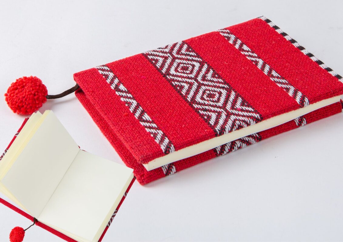 Twinkle สมุดผ้าไทย the gallery