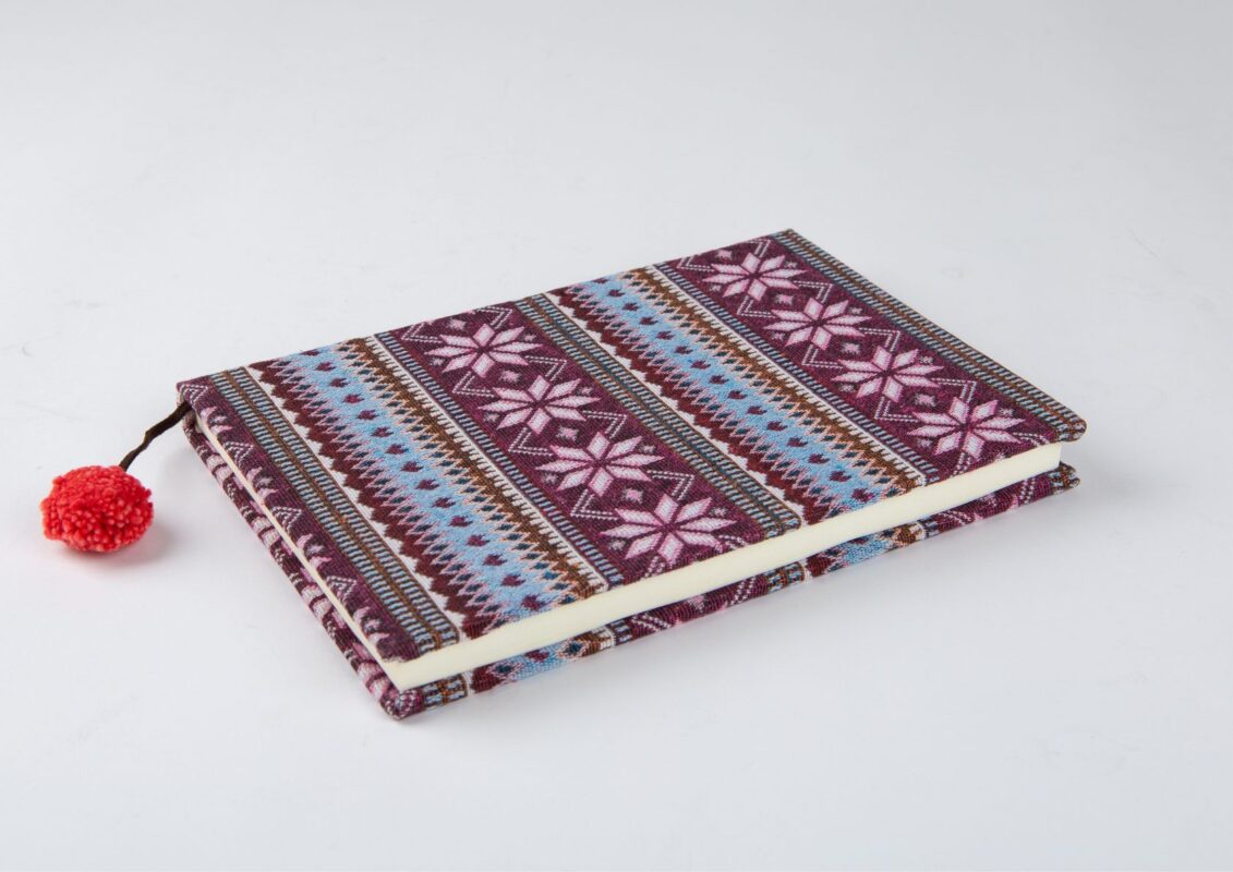 Twinkle สมุดผ้าไทย the gallery